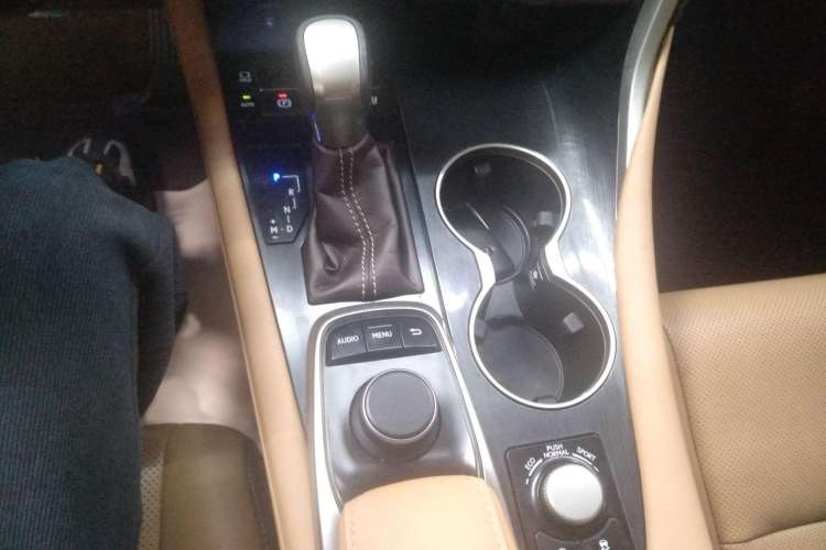 Used Lexus RX 2016 300 4x4 Elegant Edition China V-standard Gear Lever