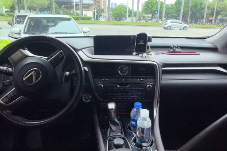 Used Lexus RX 2016 300 Two-Wheel Drive Comfort Edition China VI Standard Center Console