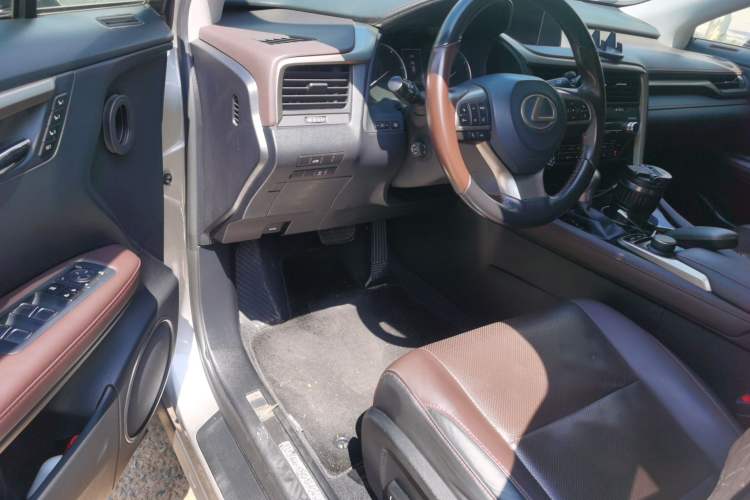 Used Lexus RX 2016 300 4x4 Elegant Edition China VI Driver Seat