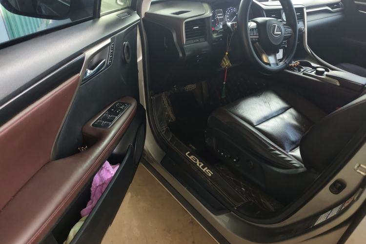 Used Lexus RX 2016 300 4x4 Elegant Edition China VI Driver Seat