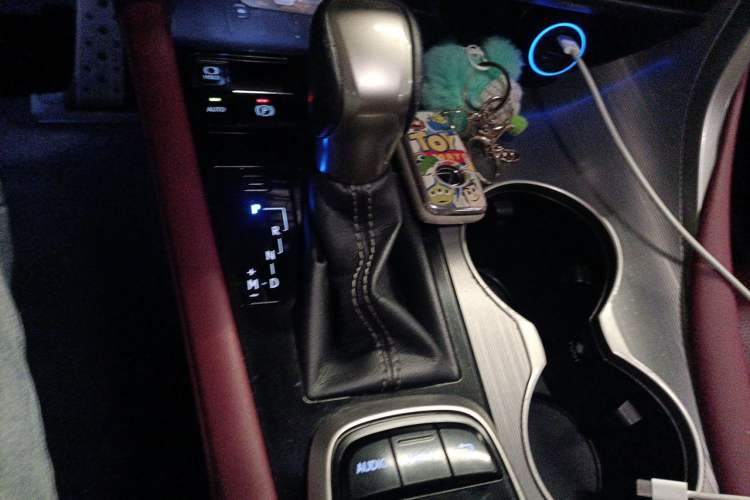 Used Lexus RX 2016 300 4x4 F SPORT Version China VI Standard Gear Lever