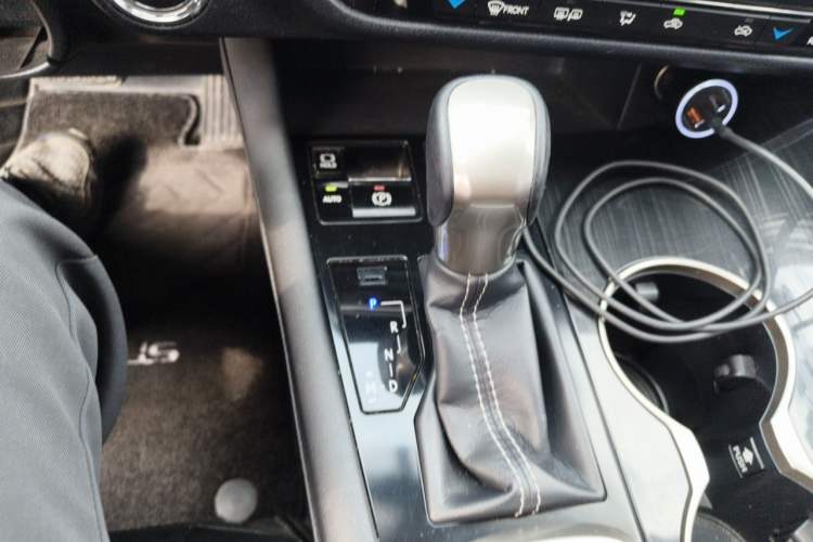 Used Lexus RX 2016 300 Two-Wheel Drive Elite Edition China VI Standard Gear Lever