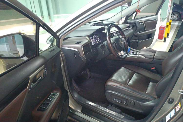 Used Lexus RX 2016 450h Four-Wheel Drive Elegant Edition Interior 3
