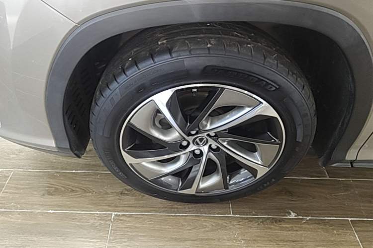 Used Lexus RX 2016 300 4x4 Elegant Edition China VI Left Front Wheel Hub