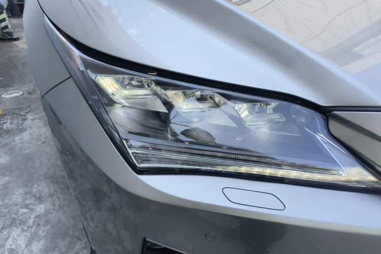 Used Lexus RX 2016 300 4x4 F SPORT Version China VI Standard Right Front Headlight