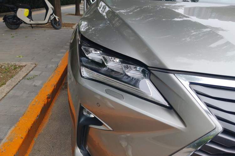 Used Lexus RX 2016 300 4x4 Elegant Edition China V-standard Right Front Headlight