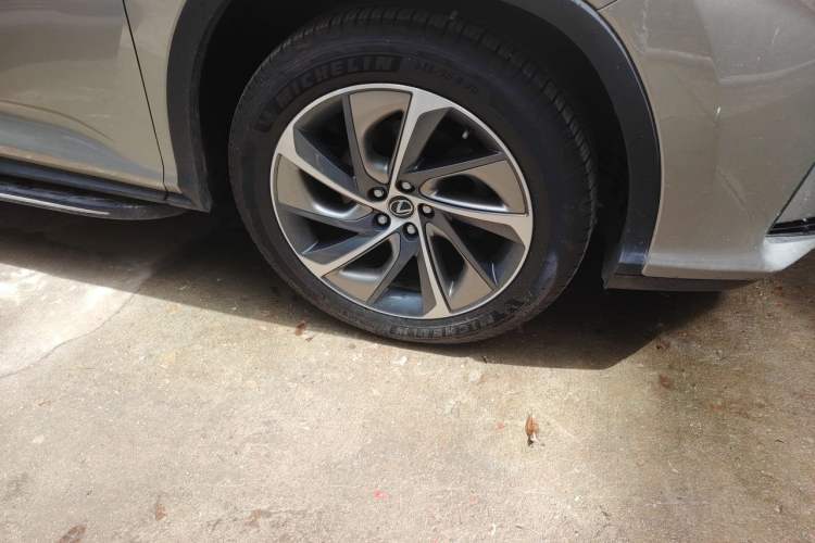 Used Lexus RX 2016 300 4x4 Elegant Edition China V-standard Right Front Wheel Hub