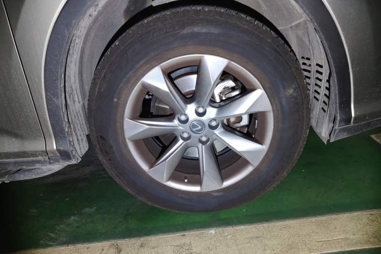 Used Lexus RX 2016 300 Two-Wheel Drive Elite Version China V Standard Right Front Wheel Hub