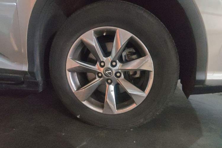 Used Lexus RX 2016 300 Two-Wheel Drive Elite Version China V Standard Right Front Wheel Hub