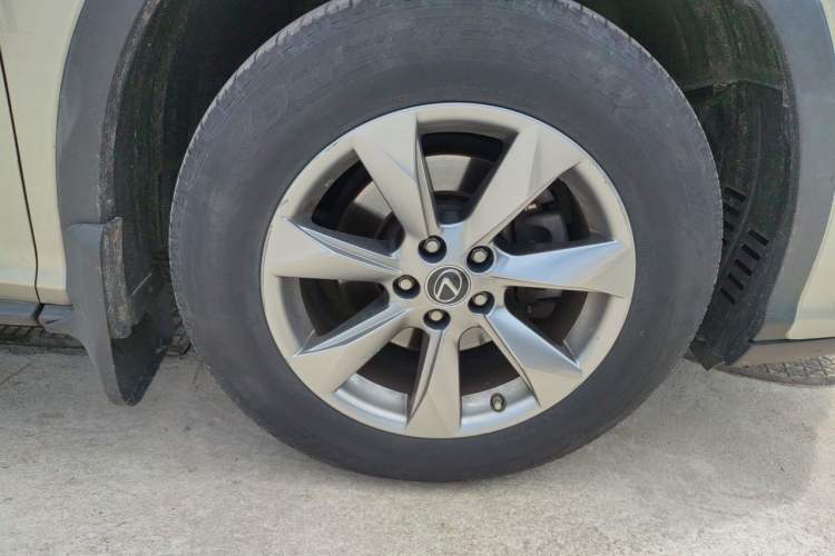 Used Lexus RX 2016 300 Two-Wheel Drive Elite Version China V Standard Right Front Wheel Hub