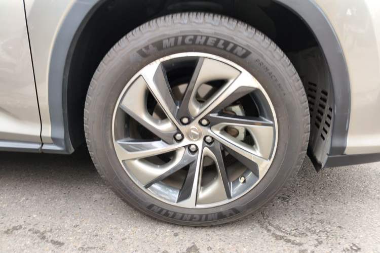 Used Lexus RX 2016 300 4x4 Elegant Edition China V-standard Right Front Wheel Hub