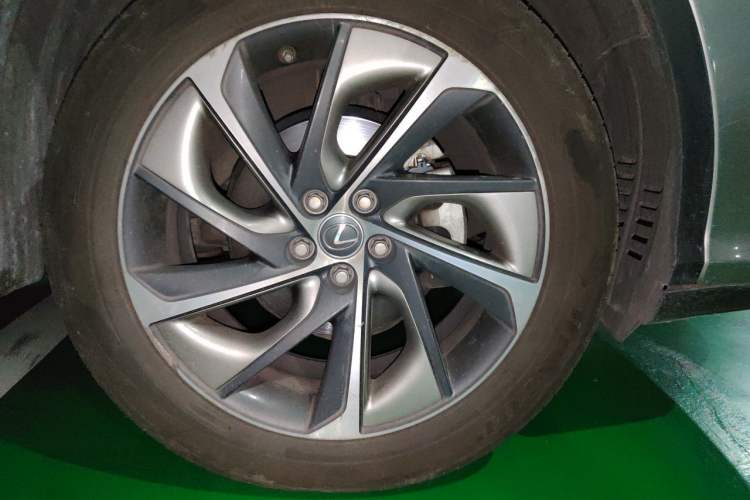 Used Lexus RX 2016 300 4x4 Elegant Edition China V-standard Right Front Wheel Hub