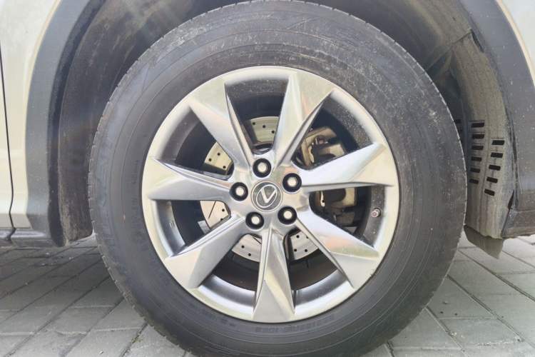 Used Lexus RX 2016 300 Two-Wheel Drive Elite Edition China VI Standard Right Front Wheel Hub