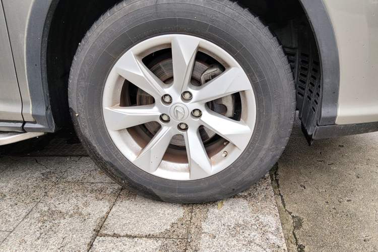 Used Lexus RX 2016 300 Two-Wheel Drive Elite Version China V Standard Right Front Wheel Hub
