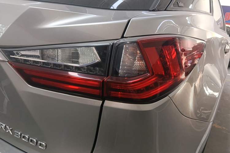 Used Lexus RX 2016 300 Two-Wheel Drive Elite Version China V Standard Right Rear Taillight