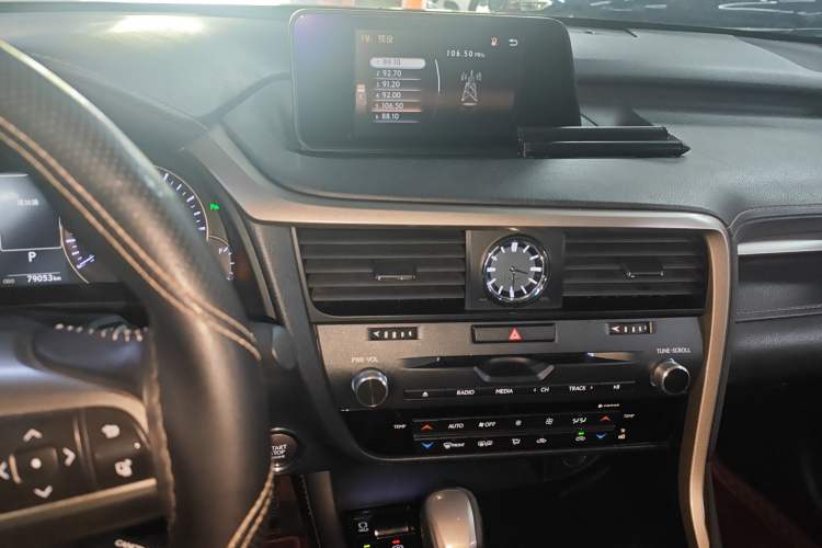Used Lexus RX 2016 300 Two-Wheel Drive Elite Version China V Standard Audio And AC Panel