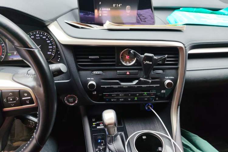 Used Lexus RX 2016 300 Two-Wheel Drive Elite Edition China VI Standard Audio And AC Panel