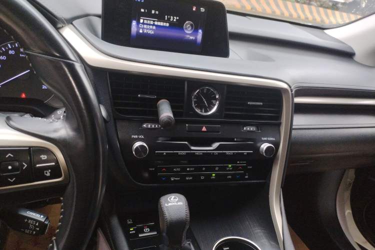 Used Lexus RX 2016 300 Two-Wheel Drive Elite Version China V Standard Audio And AC Panel