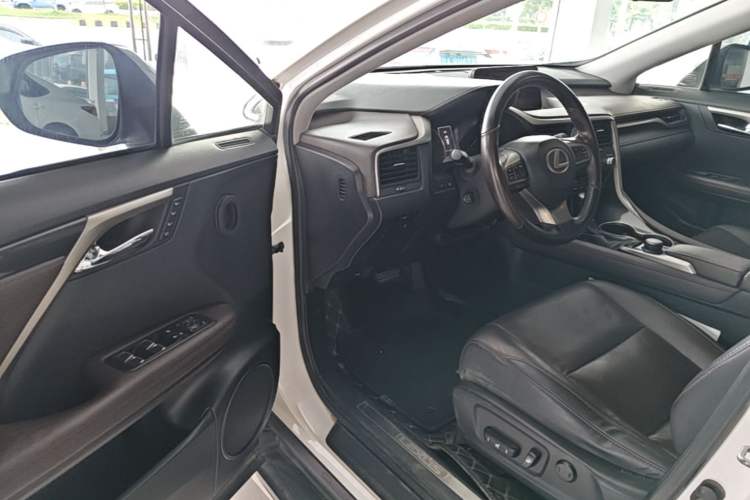 Used Lexus RX 2016 300 4x4 Elegant Edition China VI Driver Seat