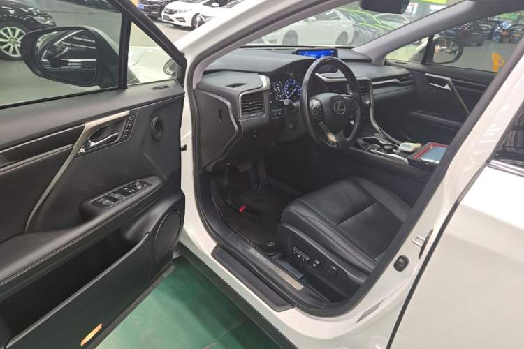 Used Lexus RX 2016 300 4x4 Elegant Edition China V-standard Driver Seat