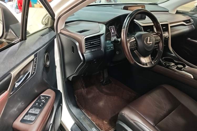 Used Lexus RX 2016 300 4x4 Elegant Edition China V-standard Driver Seat