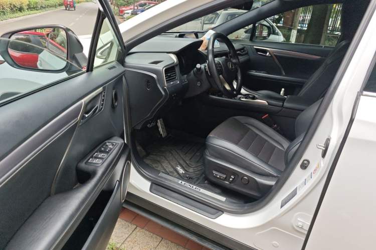 Used Lexus RX 2016 300 4x4 F SPORT Version China VI Standard Driver Seat