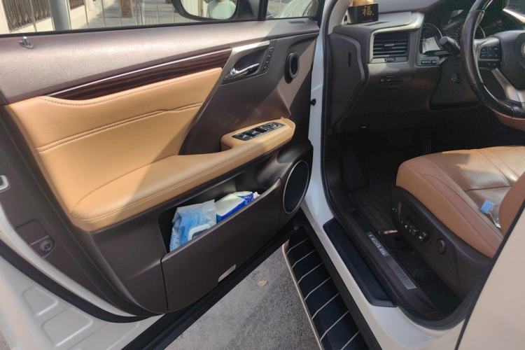 Used Lexus RX 2016 450h Four-Wheel Drive Luxury Edition Driver Seat