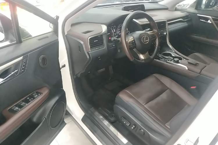 Used Lexus RX 2016 300 4x4 Elegant Edition China VI Driver Seat
