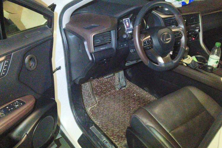 Used Lexus RX 2016 300 4x4 Elegant Edition China VI Driver Seat
