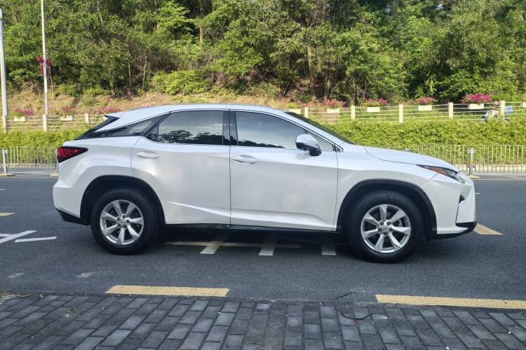 Used Lexus RX 2016 300 Two-Wheel Drive Comfort Edition China V Standard Exterior 3
