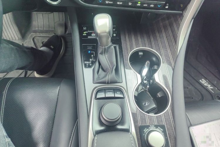 Used Lexus RX 2016 450h Four-Wheel Drive Luxury Edition Gear Lever