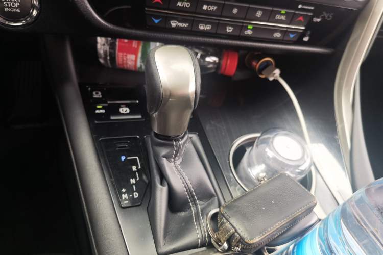 Used Lexus RX 2016 300 Two-Wheel Drive Elite Edition China VI Standard Gear Lever