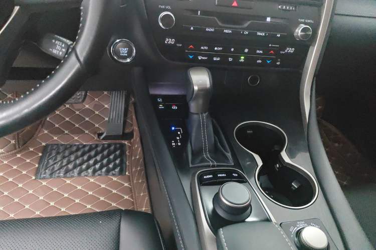 Used Lexus RX 2016 300 Two-Wheel Drive Elite Version China V Standard Gear Lever