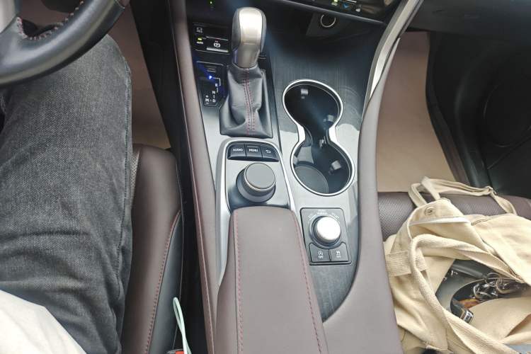 Used Lexus RX 2016 300 4x4 Elegant Edition China V-standard Gear Lever