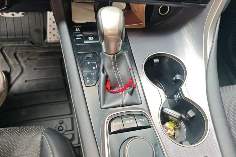 Used Lexus RX 2016 300 4x4 F SPORT Version China VI Standard Gear Lever