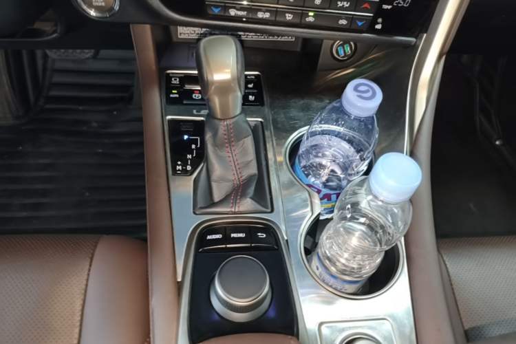Used Lexus RX 2016 300 Two-Wheel Drive Comfort Edition China V Standard Gear Lever