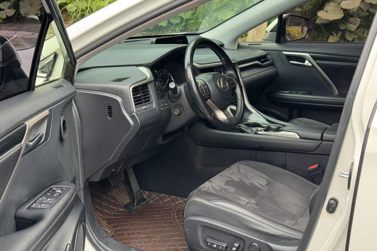 Used Lexus RX 2016 300 Two-Wheel Drive Elite Edition China VI Standard Interior 1