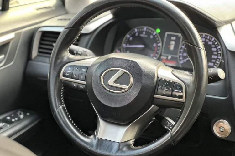 Used Lexus RX 2016 300 Two-Wheel Drive Elite Version China V Standard Interior 2