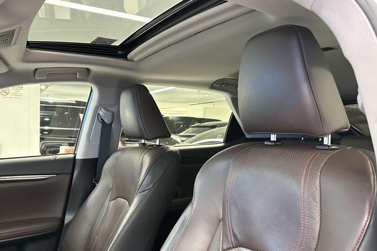 Used Lexus RX 2016 300 Two-Wheel Drive Comfort Edition China V Standard Interior 3