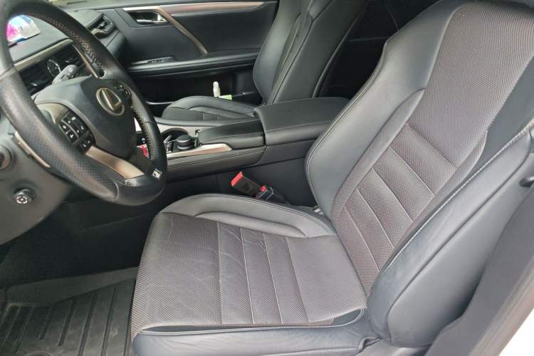 Used Lexus RX 2016 300 4x4 F SPORT Version China VI Standard Left Front Seat