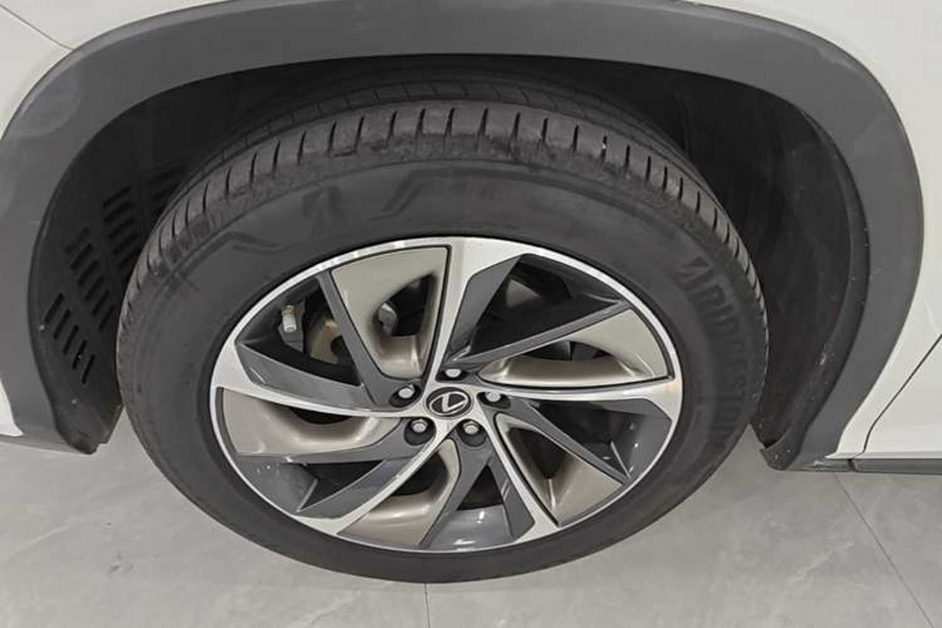 Used Lexus RX 2016 300 4x4 Elegant Edition China VI Left Front Wheel Hub