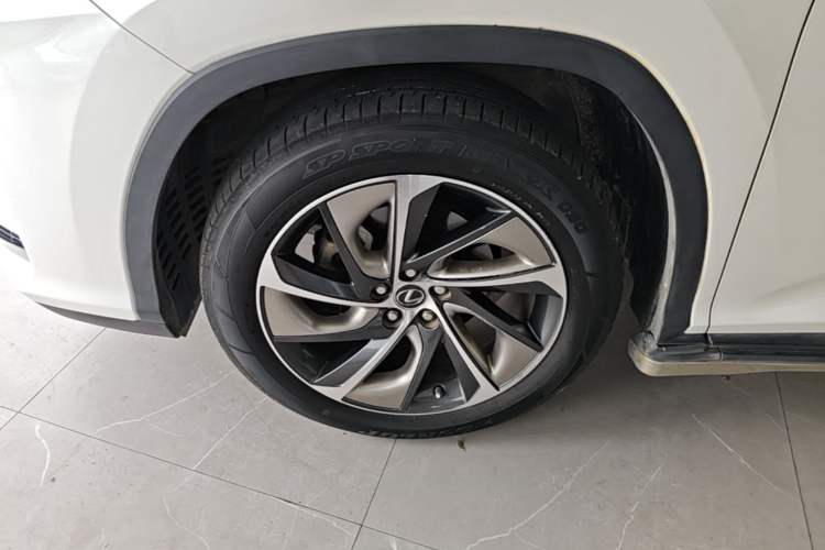 Used Lexus RX 2016 300 4x4 Elegant Edition China VI Left Front Wheel Hub