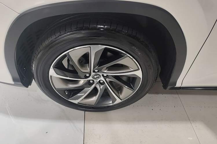 Used Lexus RX 2016 300 4x4 Elegant Edition China V-standard Left Front Wheel Hub