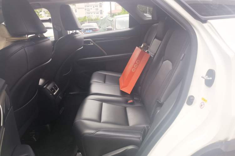 Used Lexus RX 2016 300 Two-Wheel Drive Elite Edition China VI Standard Left Rear Seat
