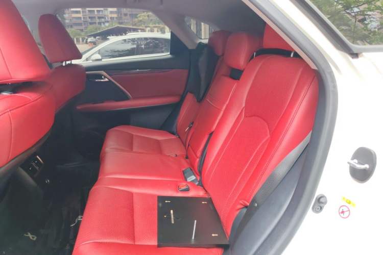 Used Lexus RX 2016 300 Two-Wheel Drive Elite Edition China VI Standard Left Rear Seat