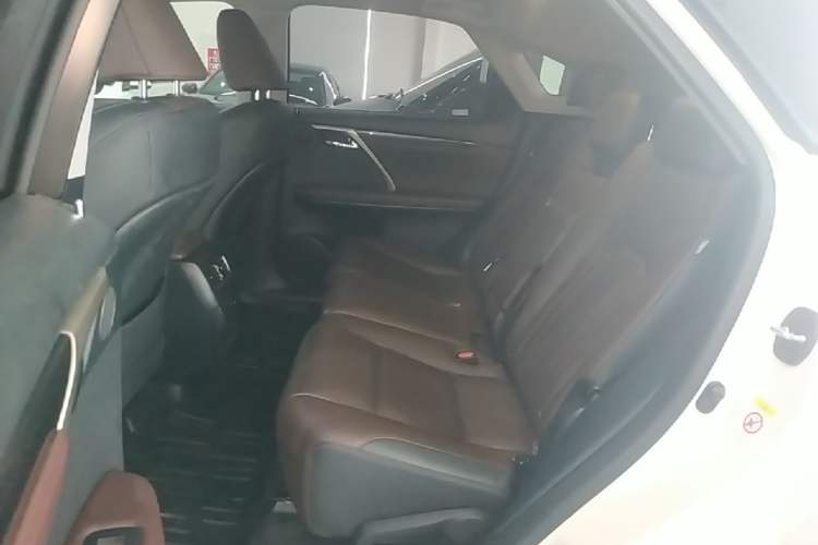 Used Lexus RX 2016 300 4x4 Elegant Edition China VI Left Rear Seat
