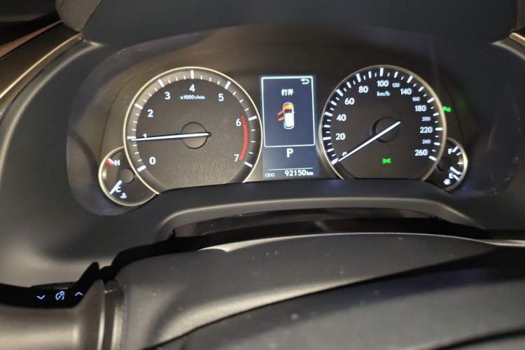 Used Lexus RX 2016 300 Two-Wheel Drive Comfort Edition China VI Standard Odometer Close Up