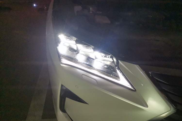 Used Lexus RX 2016 300 4x4 Elegant Edition China V-standard Right Front Headlight
