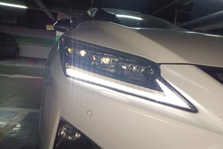 Used Lexus RX 2016 300 4x4 F SPORT Version China V Standard Right Front Headlight