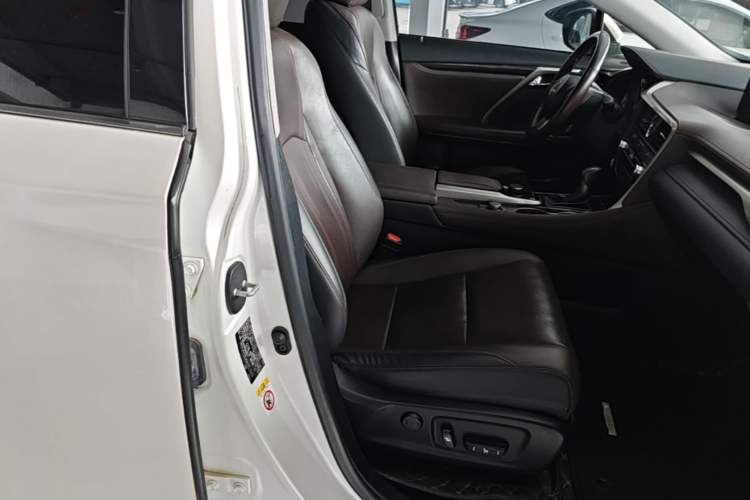 Used Lexus RX 2016 300 4x4 Elegant Edition China VI Right Front Seat